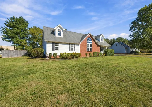 Photo 1 of Single family home for sale at 3516 Quaker Ct, Murfreesboro, TN 37128 | MLS# 3626217 | Listing updated on 2026-10-23