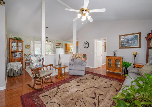 Photo 3 of Single family home for sale at 5123 E Division St, Mount Juliet, TN 37122 | MLS# 3627387 | Listing updated on 2026-10-30
