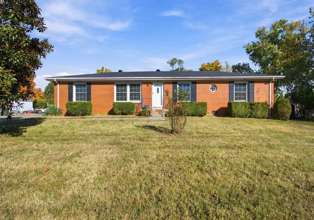 Single family home for sale at 208 Joslin Ave, Gallatin, TN 37066 | MLS# 3627725