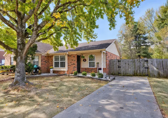 Townhouse for sale at 2573 Exeter Dr, Murfreesboro, TN 37130 | MLS# 3627613