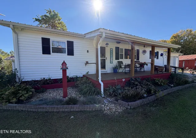 Single family home for sale at 841 Yellow Cliff Rd, Jamestown, TN 38556 | MLS# 3624042