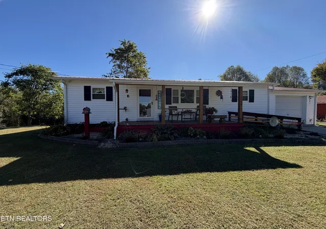 Photo 1 of Single family home for sale at 841 Yellow Cliff Rd, Jamestown, TN 38556 | MLS# 3624042 | Listing updated on 2026-10-22