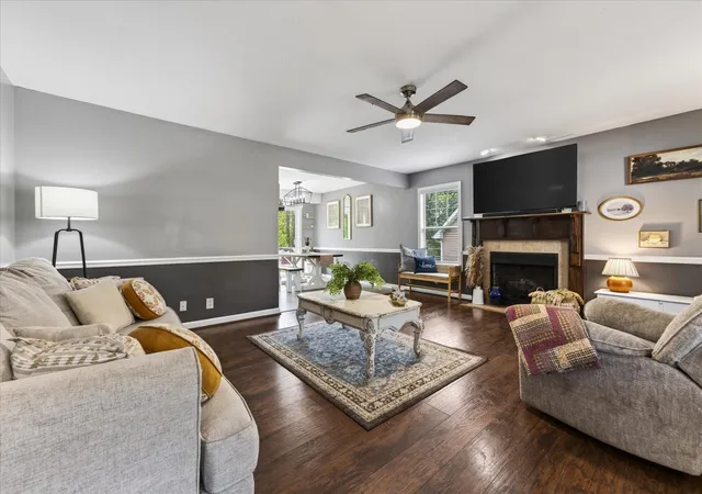 Photo 3 of Single family home for sale at 1008 Ishee Dr, Clarksville, TN 37042 | MLS# 3624144 | Listing updated on 2026-10-23