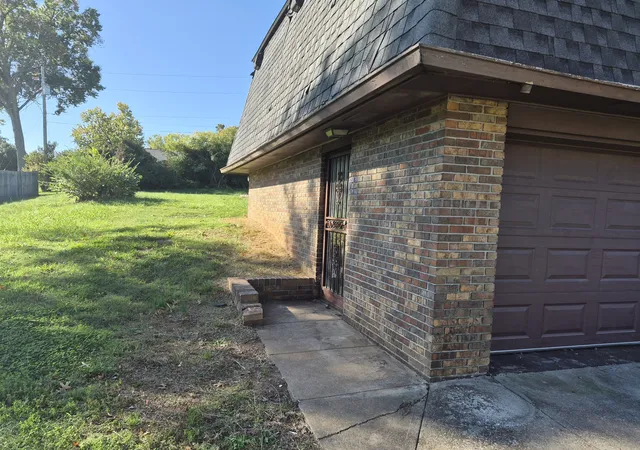 Photo 2 of Single family home for sale at 411 Kildare Dr, Jefferson City, TN 37760 | MLS# 3624183 | Listing updated on 2026-10-22