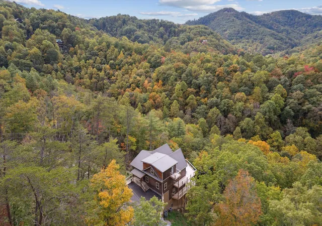 Photo 1 of Single family home for sale at 3204 Stepping Stone Dr, Sevierville, TN 37862 | MLS# 3624146 | Listing updated on 2026-10-30