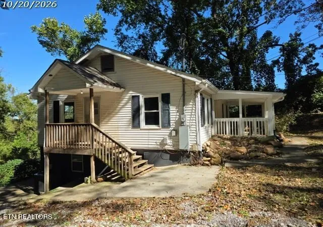 Photo 2 of Single family home for sale at 520 Burns Rd, Knoxville, TN 37914 | MLS# 3624140 | Listing updated on 2026-10-22
