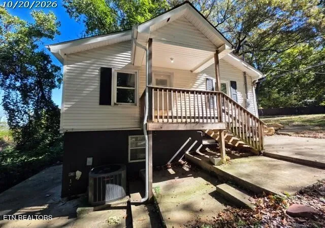 Photo 3 of Single family home for sale at 520 Burns Rd, Knoxville, TN 37914 | MLS# 3624140 | Listing updated on 2026-10-22