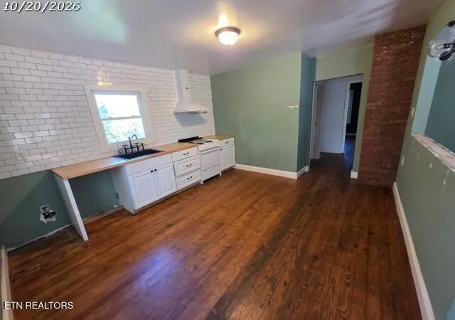 Photo 4 of Single family home for sale at 520 Burns Rd, Knoxville, TN 37914 | MLS# 3624140 | Listing updated on 2026-10-22