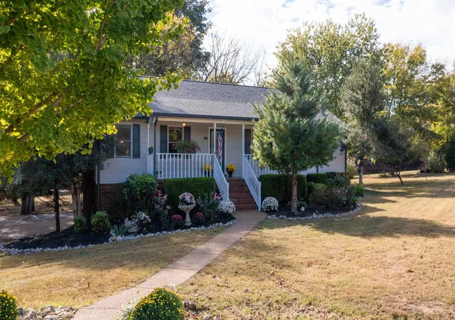 Photo 1 of Single family home for sale at 1149 White Dr, Lewisburg, TN 37091 | MLS# 3628871 | Listing updated on 2026-10-31