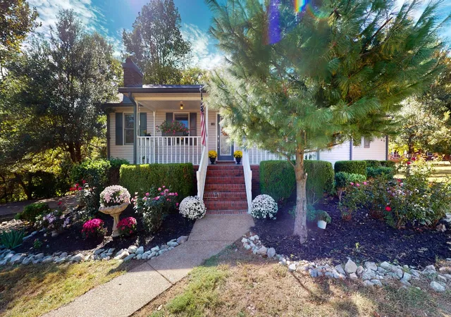 Photo 1 of Single family home for sale at 1149 White Dr, Lewisburg, TN 37091 | MLS# 3628871 | Listing updated on 2026-10-31