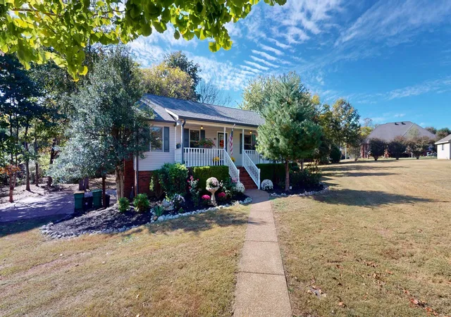 Photo 4 of Single family home for sale at 1149 White Dr, Lewisburg, TN 37091 | MLS# 3628871 | Listing updated on 2026-10-31