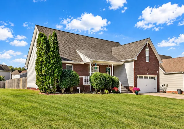 Photo 4 of Single family home for sale at 1224 Viewmont Dr, Clarksville, TN 37040 | MLS# 3624281 | Listing updated on 2026-10-22