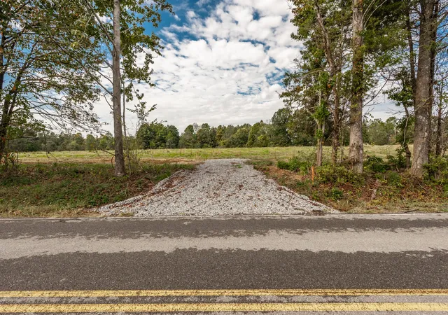 Photo 4 of Land for sale at 585 Highland Rd, Westmoreland, TN 37186 | MLS# 3626764 | Listing updated on 2026-10-26