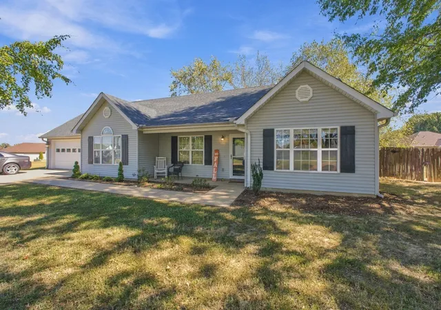 Single family home for sale at 15 Hunter Ln, Bells, TN 38006 | MLS# 3629952