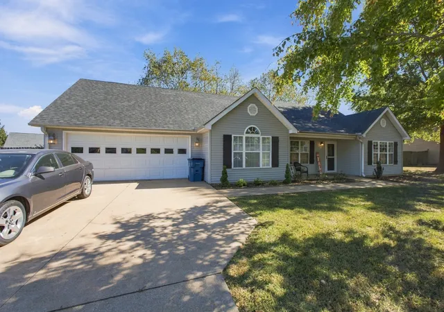 Photo 2 of Single family home for sale at 15 Hunter Ln, Bells, TN 38006 | MLS# 3629952 | Listing updated on 2026-10-30