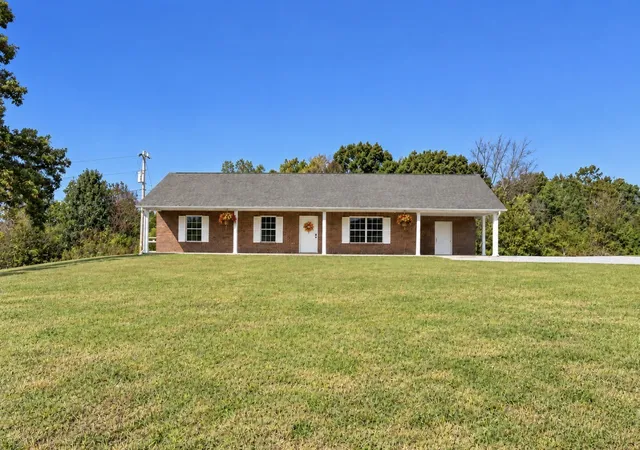 Photo 1 of Single family home for sale at 25 Hopewell Ests Ln, Erin, TN 37061 | MLS# 3624269 | Listing updated on 2026-10-23