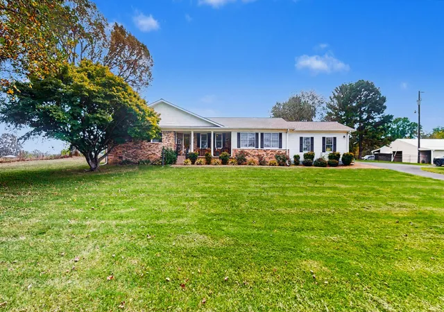 Single family home for sale at 3350 Elkhorn Rd, Paris, TN 38242 | MLS# 3624272