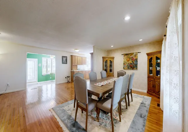 Photo 3 of Single family home for sale at 3350 Elkhorn Rd, Paris, TN 38242 | MLS# 3624272 | Listing updated on 2026-10-22