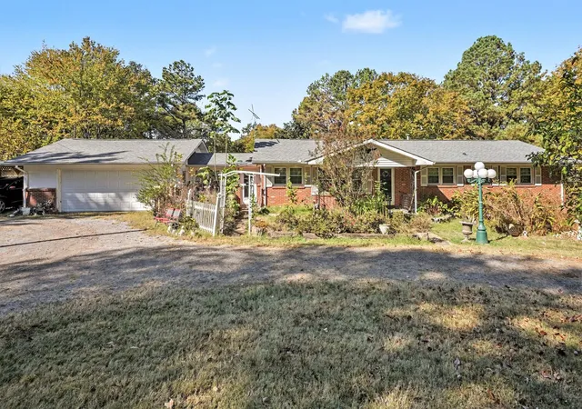 Photo 2 of Single family home for sale at 2483 Slayden Marion, Cumberland Furnace, TN 37051 | MLS# 3624305 | Listing updated on 2026-10-23