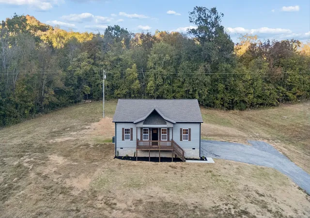 Single family home for sale at 1016 Wartrace Hwy, Pleasant Shade, TN 37145 | MLS# 3624445