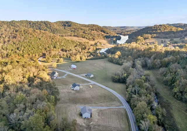 Photo 2 of Single family home for sale at 1016 Wartrace Hwy, Pleasant Shade, TN 37145 | MLS# 3624445 | Listing updated on 2026-10-23