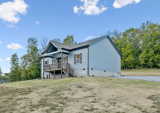Photo 4 of Single family home for sale at 1016 Wartrace Hwy, Pleasant Shade, TN 37145 | MLS# 3624445 | Listing updated on 2026-10-23