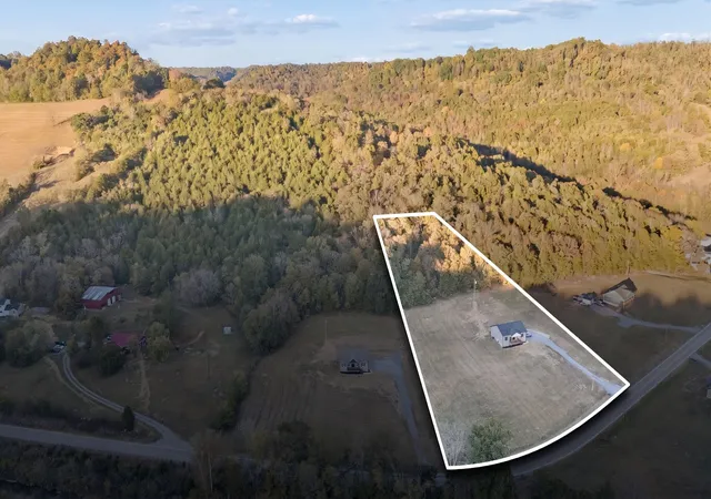 Photo 3 of Single family home for sale at 990 Wartrace Hwy, Pleasant Shade, TN 37145 | MLS# 3624444 | Listing updated on 2026-10-23
