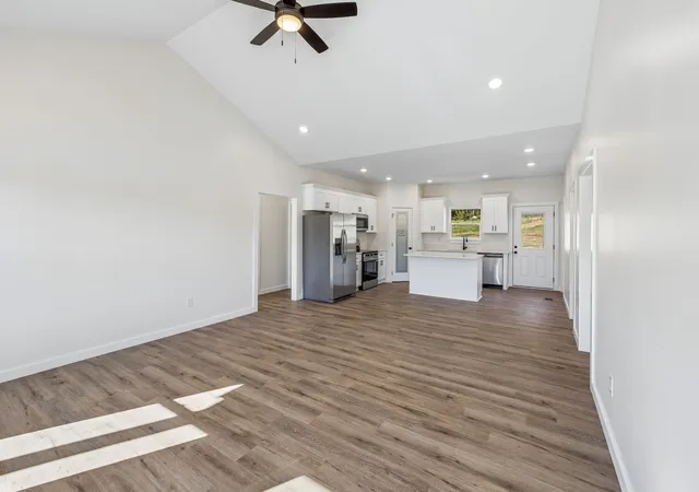 Photo 4 of Single family home for sale at 990 Wartrace Hwy, Pleasant Shade, TN 37145 | MLS# 3624444 | Listing updated on 2026-10-23