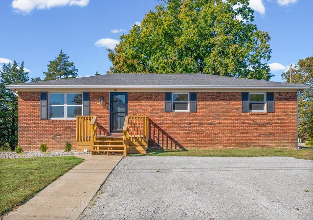 Photo 1 of Single family home for sale at 305 Buttermilk Rd, Hopkinsville, KY 42240 | MLS# 3626155 | Listing updated on 2026-10-23