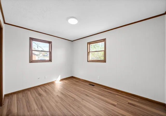 Photo 3 of Single family home for sale at 305 Buttermilk Rd, Hopkinsville, KY 42240 | MLS# 3626155 | Listing updated on 2026-10-23