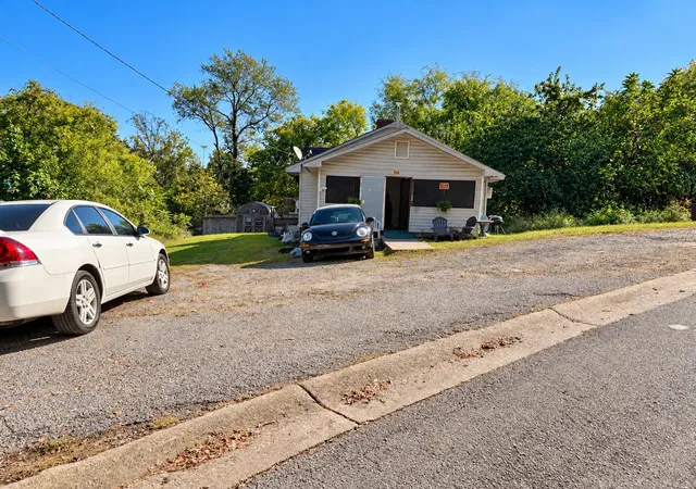 Photo 2 of Multi family home for sale at 705 9th Street, Clarksville, TN 37040 | MLS# 3627381 | Listing updated on 2026-10-27