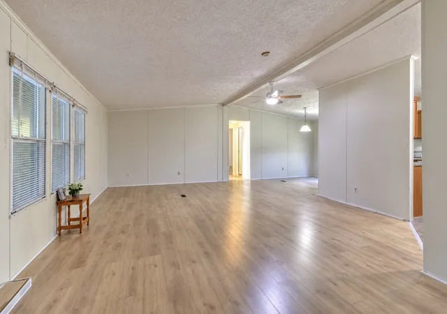Photo 3 of Manufactured home for sale at 46 Poplar Dr, Beechgrove, TN 37018 | MLS# 3626561 | Listing updated on 2026-10-31