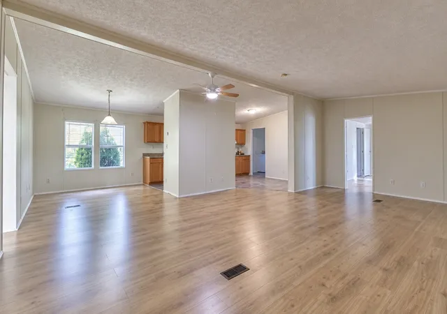 Photo 4 of Manufactured home for sale at 46 Poplar Dr, Beechgrove, TN 37018 | MLS# 3626561 | Listing updated on 2026-10-31