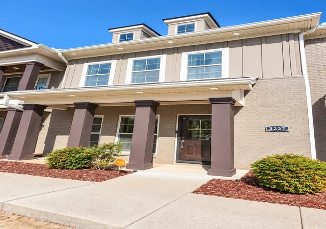 Photo 3 of Townhouse for sale at 3227 Blue Sky Dr, Murfreesboro, TN 37130 | MLS# 3624653 | Listing updated on 2026-10-23