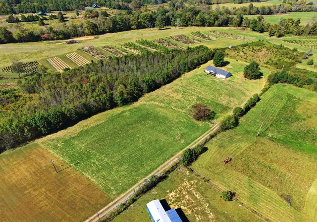 Photo 1 of Single family home for sale at 202 Jenkins Ln, Mc Minnville, TN 37110 | MLS# 3624372 | Listing updated on 2026-10-29