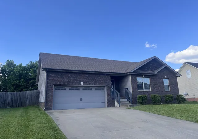 Photo 1 of Single family home for sale at 1529 Apache Way, Clarksville, TN 37042 | MLS# 3624383 | Listing updated on 2026-10-23