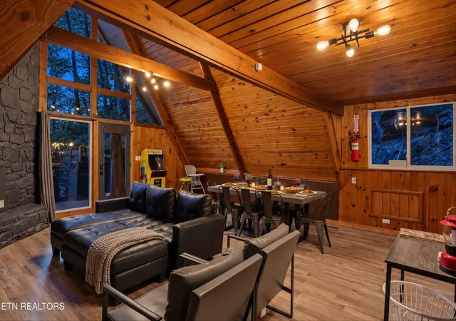 Photo 1 of Single family home for sale at 1161 Ski Mountain Rd, Gatlinburg, TN 37738 | MLS# 3624315 | Listing updated on 2026-10-22