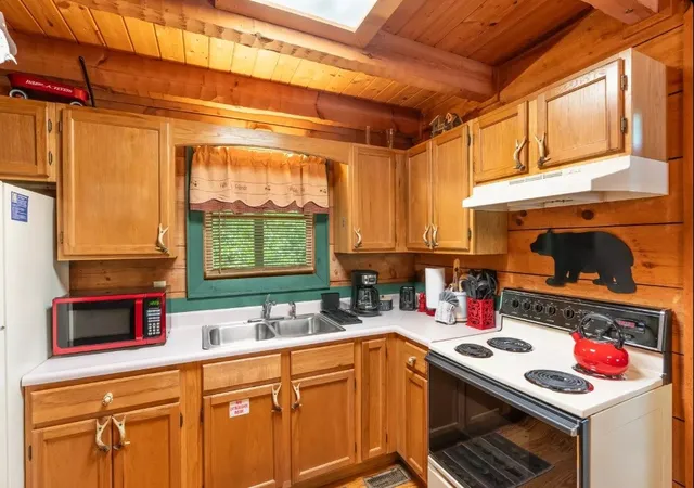 Photo 3 of Single family home for sale at 3570 Olde Tyme Way, Sevierville, TN 37862 | MLS# 3624411 | Listing updated on 2026-10-23