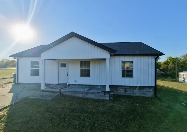 Photo 1 of Single family home for sale at 205 Arkansas Ave, Oak Grove, KY 42262 | MLS# 3626526 | Listing updated on 2026-10-26