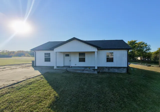 Photo 1 of Single family home for sale at 205 Arkansas Ave, Oak Grove, KY 42262 | MLS# 3626526 | Listing updated on 2026-10-26