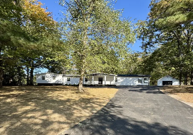 Photo 2 of Single family home for sale at 2026b Highway 31 W, White House, TN 37188 | MLS# 3626142 | Listing updated on 2026-10-29