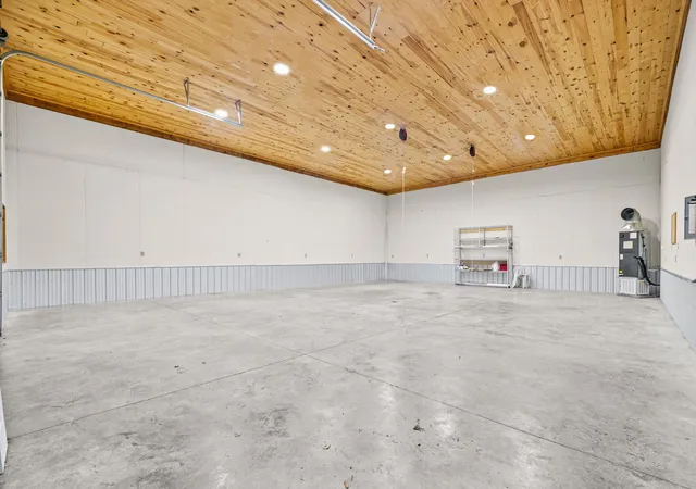 Photo 2 of Single family home for sale at 3057 Nicole Rd, Clarksville, TN 37040 | MLS# 3626453 | Listing updated on 2026-10-29