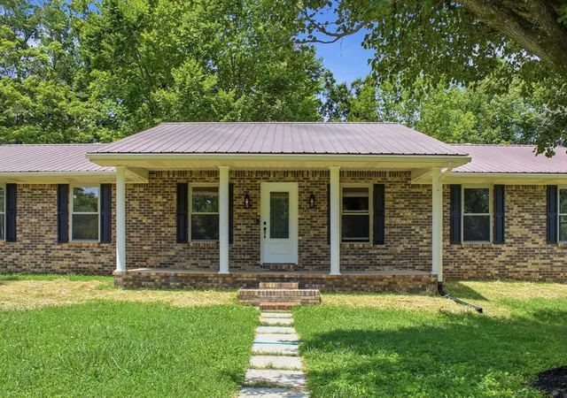 Photo 1 of Single family home for sale at 3500 Shepardsville Hwy, Bloomington Springs, TN 38545 | MLS# 3624400 | Listing updated on 2026-10-23