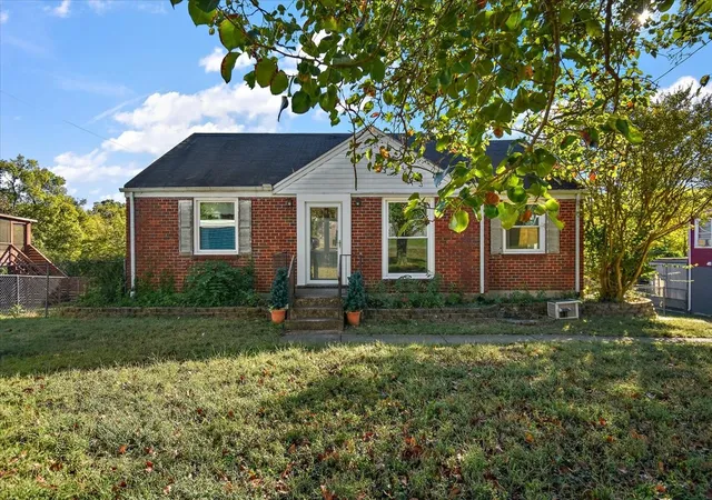 Photo 1 of Single family home for sale at 4906 Inglewood Ct, Nashville, TN 37216 | MLS# 3626359 | Listing updated on 2026-10-26