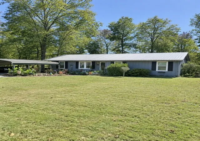 Photo 1 of Single family home for sale at 621 Frank Martin Rd, Shelbyville, TN 37160 | MLS# 3626558 | Listing updated on 2026-10-27