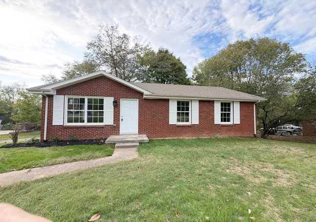Photo 1 of Single family home for sale at 1816 Apex Dr, Clarksville, TN 37040 | MLS# 3624404 | Listing updated on 2026-10-23