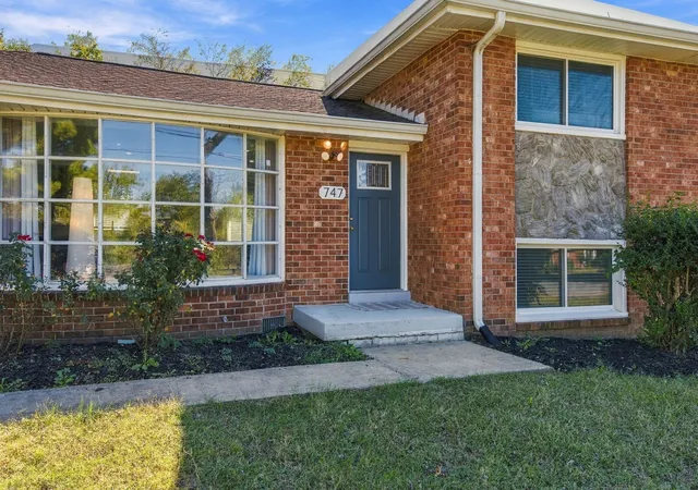 Photo 3 of Single family home for sale at 747 Rowan Dr, Nashville, TN 37207 | MLS# 3624425 | Listing updated on 2026-10-28