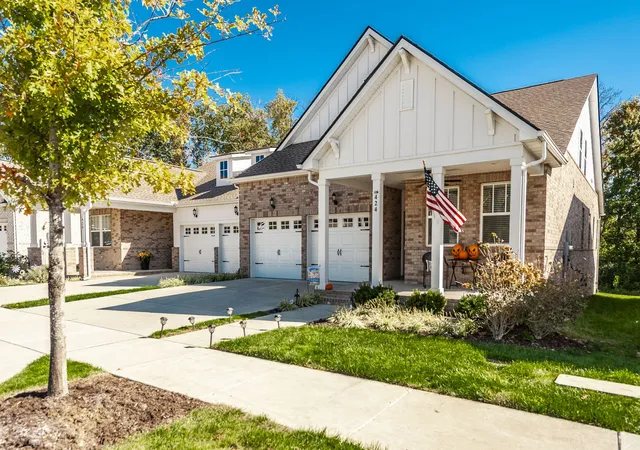 Photo 3 of Townhouse for sale at 424 Gingerwood Ln, Hendersonville, TN 37075 | MLS# 3626466 | Listing updated on 2026-10-26