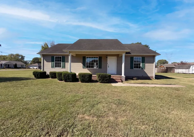 Single family home for sale at 2319 Forrest Flds Dr, Chapel Hill, TN 37034 | MLS# 3624463