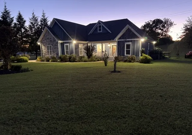 Photo 1 of Single family home for sale at 203 Oak Crst Dr, Sparta, TN 38583 | MLS# 3624448 | Listing updated on 2026-10-28